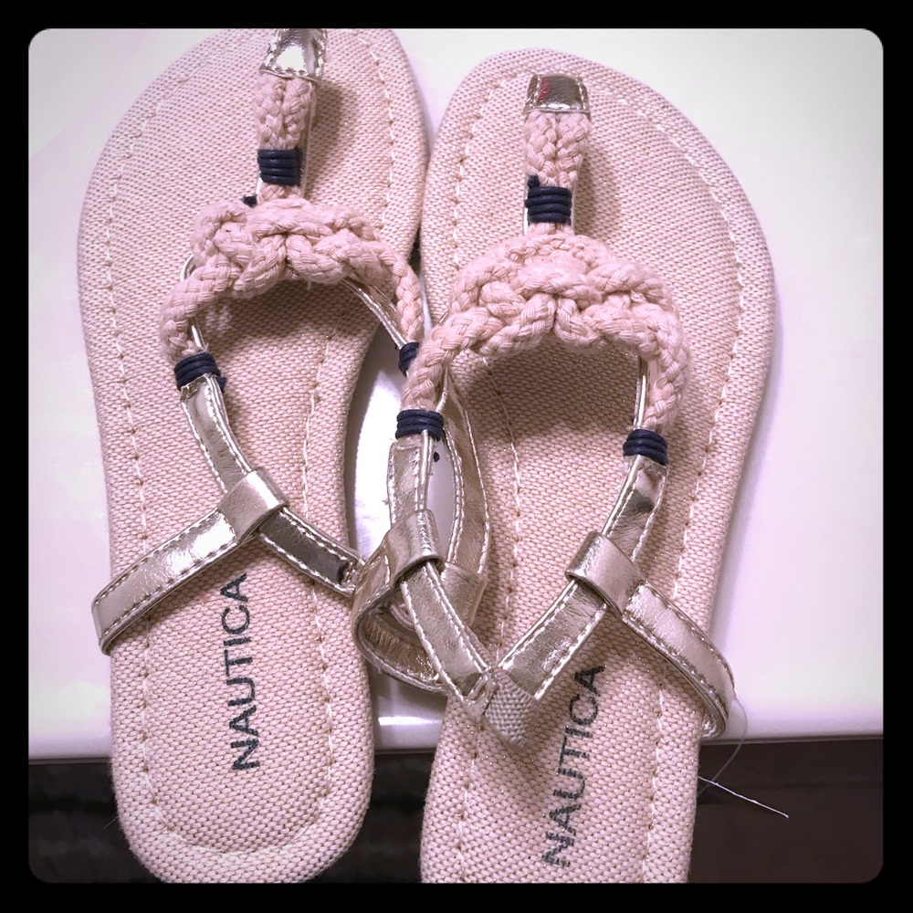 New Nautica thong sandals